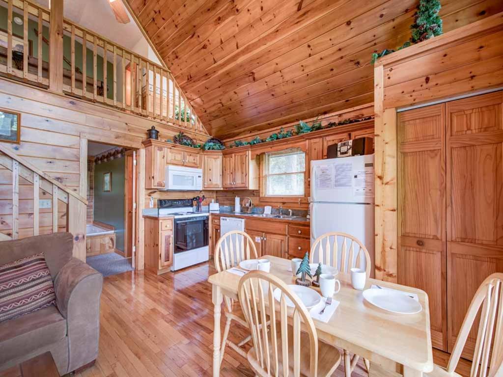 Cubs Cove Villa Gatlinburg Eksteriør bilde